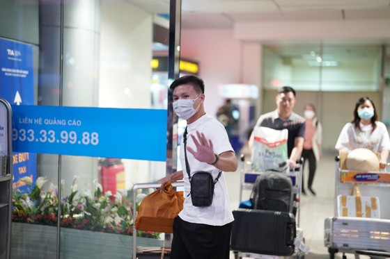 Quang Hải tại sân bay Tân Sơn Nhất. Ảnh: DŨNG PHƯƠNG 