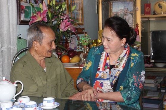 Chủ tịch Quốc hội Nguyễn Thị Kim Ngân thăm, chúc Tết cán bộ, chiến sĩ Bộ Chỉ huy Quân sự tỉnh Đắk Lắk ảnh 3