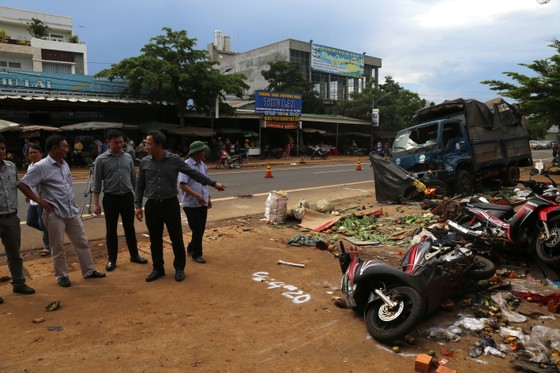 Tài xế gây vụ tai nạn liên hoàn ở Đắk Nông khai do xe mất thắng nên tông các xe cùng chiều để dừng lại ảnh 4