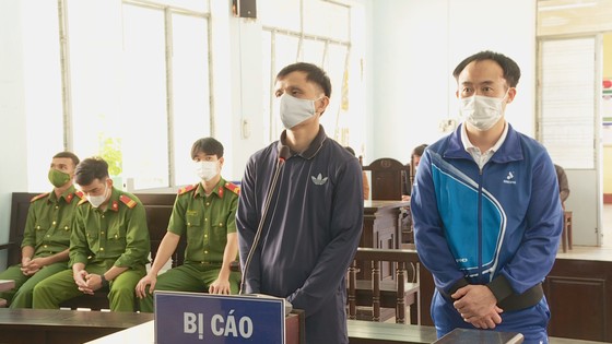 Vu khống nguyên Bí thư Tỉnh ủy Đắk Lắk 'đạo văn' 2 bị cáo lãnh án ảnh 1