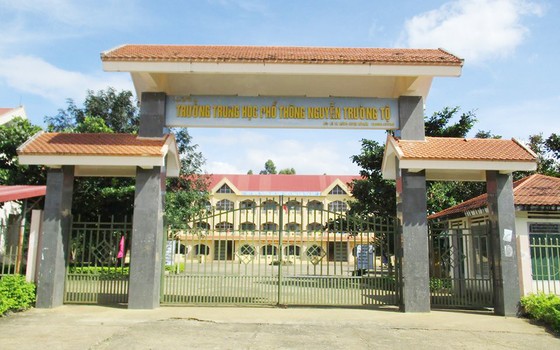 Một trường cấp 3 ở Đắk Lắk phân công học sinh trực, quét dọn trường cả kỳ nghỉ tết ảnh 1