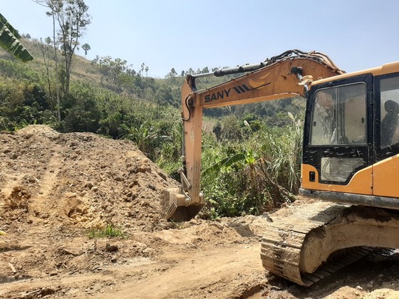Gia Lai: Triệt phá 2 bãi khai thác vàng lậu ảnh 6