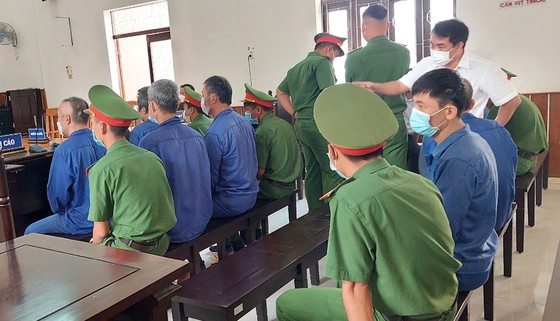 Nhóm người Trung Quốc thuê nhà xưởng sản xuất chất ma túy  ảnh 1