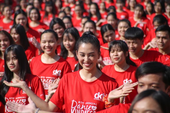 Hơn 1000 thanh niên Đà Nẵng tham gia "Nhảy! Vì sự tử tế" ảnh 5