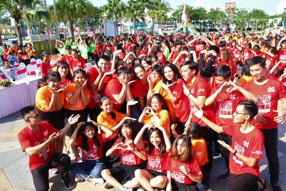 Hơn 1000 thanh niên Đà Nẵng tham gia "Nhảy! Vì sự tử tế" ảnh 4