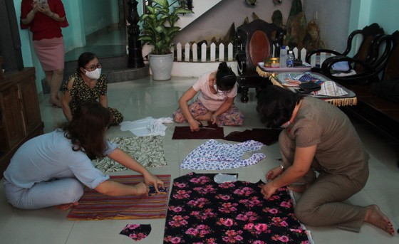 May khẩu trang tặng miễn phí: Lan tỏa yêu thương ảnh 1