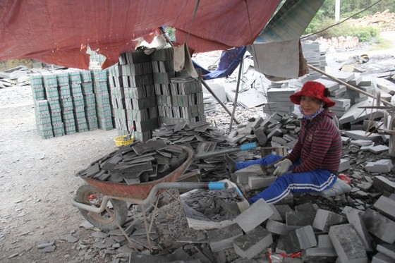Gỡ khó cho sự phát triển làng nghề đá Hòa Sơn ảnh 5