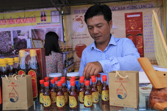 Vinh danh Di sản văn hóa phi vật thể quốc gia “Nghề làm nước mắm Nam Ô” ảnh 1