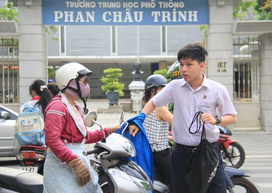 Hơn 13.000 học sinh Đà Nẵng bước vào môn thi đầu tiên kỳ thi tuyển sinh lớp 10 ảnh 1
