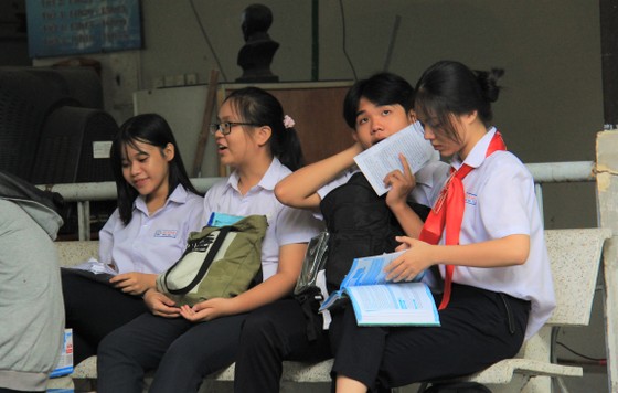 Hơn 13.000 học sinh Đà Nẵng bước vào môn thi đầu tiên kỳ thi tuyển sinh lớp 10 ảnh 2