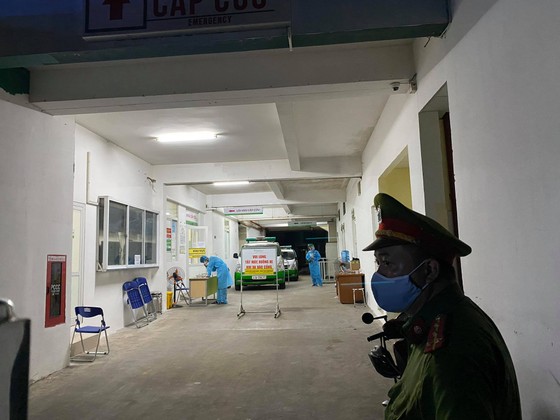 Phong tỏa Bệnh viện Hoàn Mỹ Đà Nẵng sau khi công bố BN 449 ảnh 1