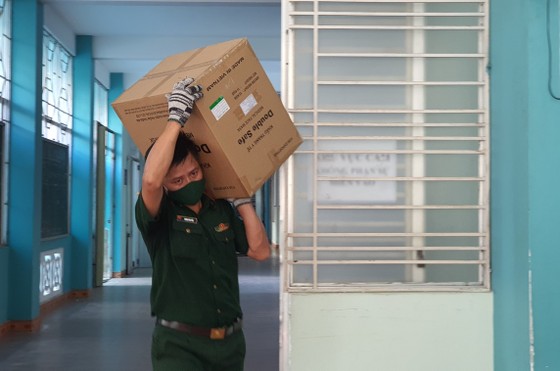 50 tấn hàng hóa phục vụ phòng chống dịch Covid-19 đến Đà Nẵng ảnh 7