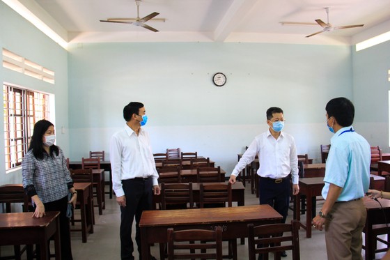 Lãnh đạo TP Đà Nẵng kiểm tra các điểm thi tốt nghiệp THPT năm 2020 đợt 2 ảnh 6
