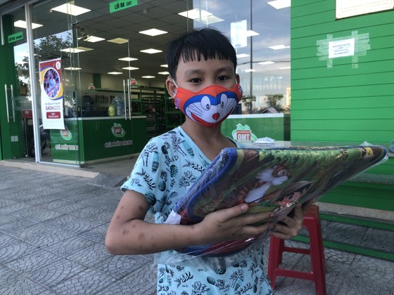 Nhiều mô hình "chia sẻ" sách giúp đỡ học sinh khó khăn ảnh 9