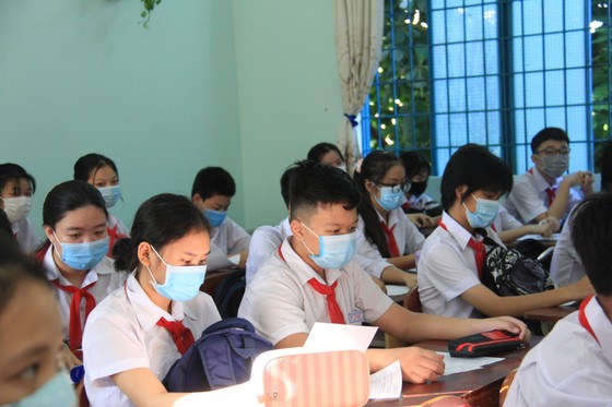 Học sinh Đà Nẵng đi học trở lại sau thời gian giãn cách do Covid-19 ảnh 5