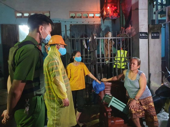 Đà Nẵng vận động sơ tán người dân đến nơi trú ẩn an toàn  ảnh 9