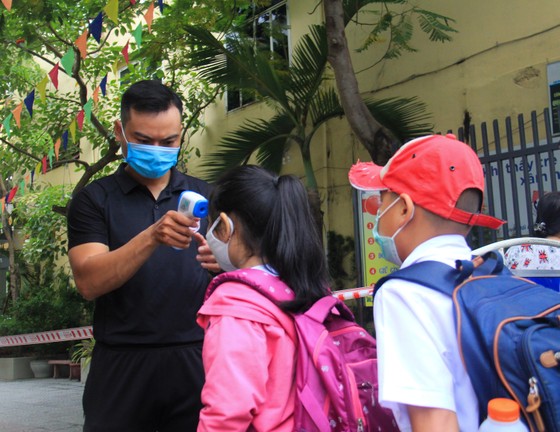 Đà Nẵng: Học sinh tiểu học, trẻ mầm non quay lại trường sau dịch bệnh ảnh 1