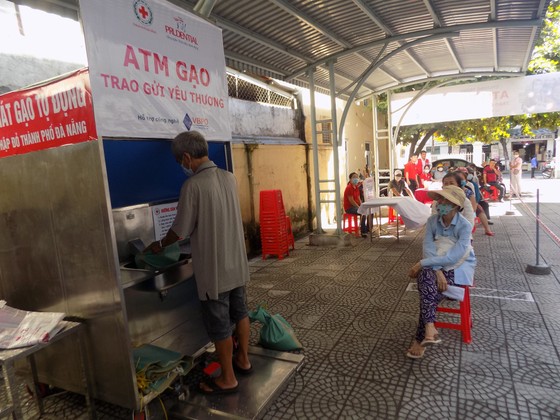'ATM gạo - Trao gửi yêu thương' hỗ trợ người dân khó khăn tại Đà Nẵng ảnh 2