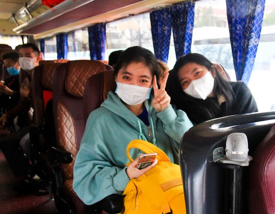 Đà Nẵng hỗ trợ xe đưa 3.000 lao động về quê đón tết ảnh 8