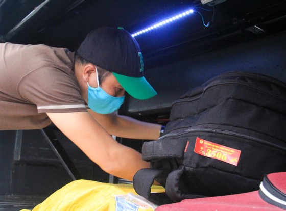 Đà Nẵng hỗ trợ xe đưa 3.000 lao động về quê đón tết ảnh 7