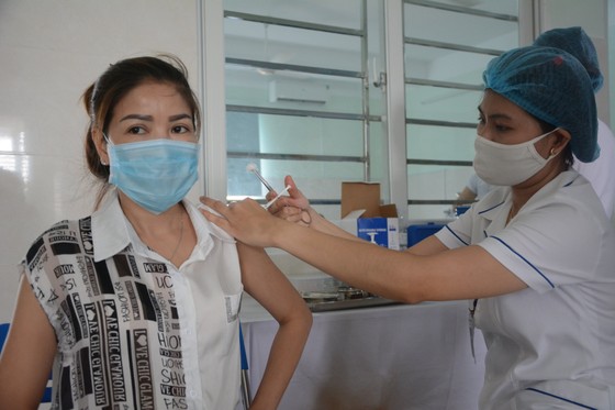 Đà Nẵng triển khai tiêm vaccine Covid-19 cho hơn 8.400 người ảnh 1