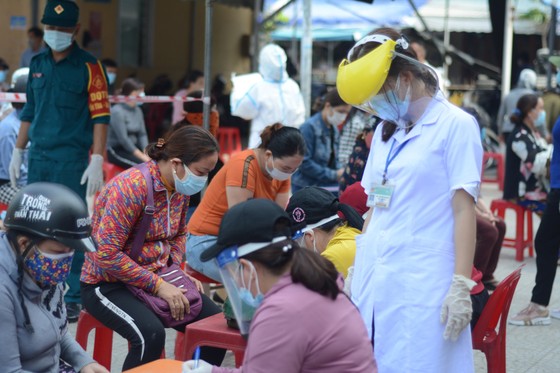 Đà Nẵng: Bệnh nhân Covid-19 đi chợ Phước Mỹ, hơn 500 tiểu thương được lấy mẫu xét nghiệm ảnh 6