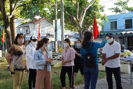 Đà Nẵng bắt đầu xét nghiệm SARS-CoV-2 đại diện hộ gia đình ​ ảnh 3