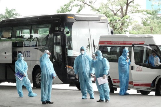 Đà Nẵng: Chuyến bay 0 đồng đưa bà bầu, trẻ em, người già yếu, người khó khăn về quê ảnh 11