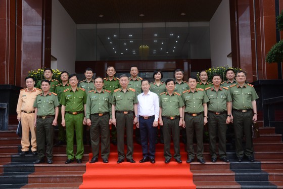 Đại tướng Tô Lâm: Nâng cao tinh thần phục vụ nhân dân, vì nhân dân phục vụ ảnh 2