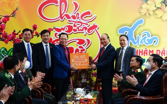 Chủ tịch nước Nguyễn Xuân Phúc thăm, chúc Tết tại TP Đà Nẵng ảnh 6