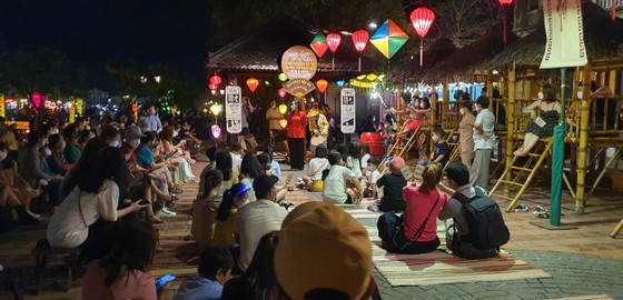 Phố cổ Hội An 'hồi sinh' sau đại dịch ảnh 3