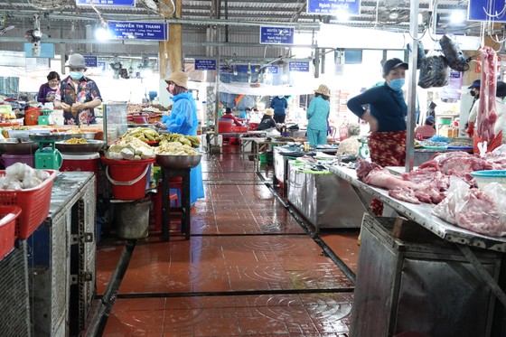 Đà Nẵng: Đảm bảo an toàn thực phẩm các chợ truyền thống trong mùa du lịch ảnh 3