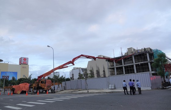 Vụ sập cần cẩu phun bê tông ở Đà Nẵng: 2 người chết, 2 người bị thương ảnh 5
