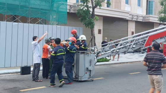 Vụ sập cần cẩu phun bê tông ở Đà Nẵng: 2 người chết, 2 người bị thương ảnh 2