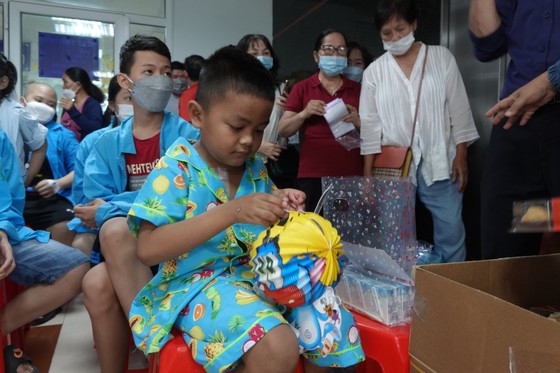 Rộn ràng tết Trung thu tại các bệnh viện ở Đà Nẵng ảnh 2