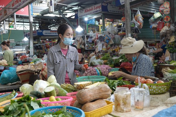 Đà Nẵng: Không để xảy ra trường hợp găm hàng, trục lợi sau mưa lũ ảnh 2