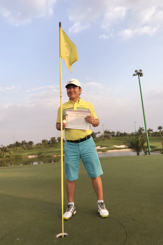 Golfer Trần Mạnh Hùng giành Hole-in-One đầu tiên tại Việt Nam năm 2018 ảnh 1
