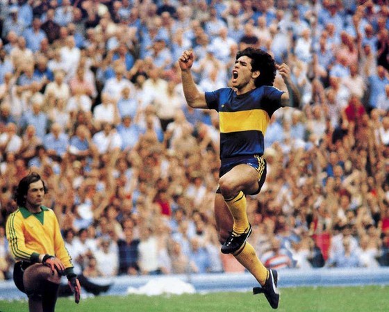 Hồ sơ Diego Maradona: Đường chuyền mở ra một huyền thoại ảnh 1