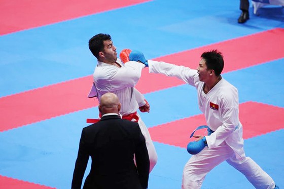 Karatedo: Quả cảm vào chung kết, Nguyễn Minh Phụng đoạt HCB ảnh 2