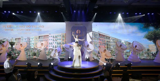 'Siêu phẩm' Sun Grand City New An Thoi thu hút hàng trăm nhà đầu tư Bắc, Nam ảnh 1