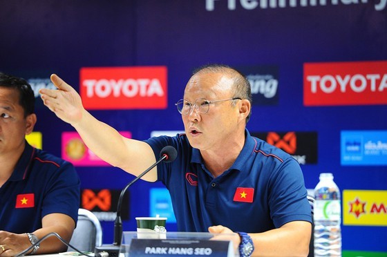 HLV Park Hang-seo sẽ có thêm ít nhất 2 năm nữa làm việc với bóng đá Việt Nam. Ảnh: DŨNG PHƯƠNG