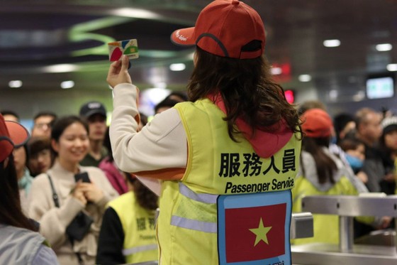 Lao động Việt Nam tại Đài Loan tình nguyện phục vụ hoạt động đón năm mới 2020 ảnh 3