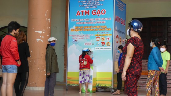 Thêm một máy 'ATM gạo' được lắp đặt tại quận Tân Bình ảnh 2