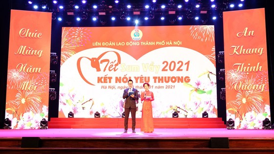 Agribank phối hợp cùng báo Lao động đem 'Tết sum vầy' đến với công nhân nghèo tại Thủ đô ảnh 1