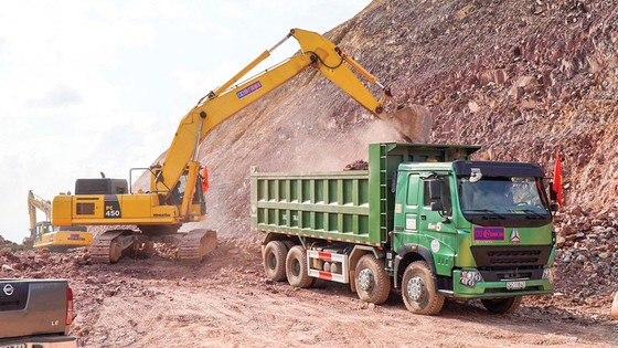 Sôi động sản xuất ngay đầu năm ảnh 1