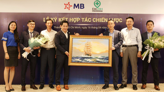 Dr. OH Bệnh Viện Đa Khoa Bỏ Túi và MB ký kết hợp tác chiến lược ảnh 3