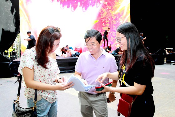 Hối hả trước giờ G ảnh 1