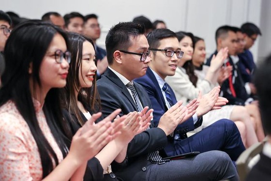 Thủ tướng Phạm Minh Chính gặp các trí thức, sinh viên Việt kiều tại New York ảnh 2