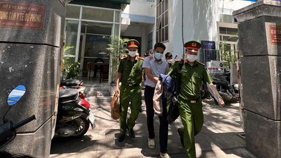 Giám đốc CDC Khánh Hòa Huỳnh Văn Dõng bị khởi tố ảnh 2