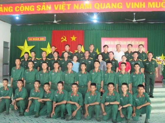  Đoàn lãnh đạo TPHCM thăm, động viên chiến sĩ mới tại Tây Ninh     ảnh 4